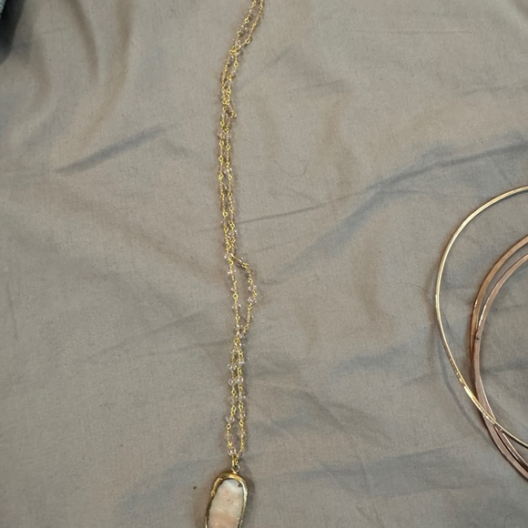 Amanda Marcucci Elegant Gold and Cream Crystal Pendant Necklace - Picture 2 of 2